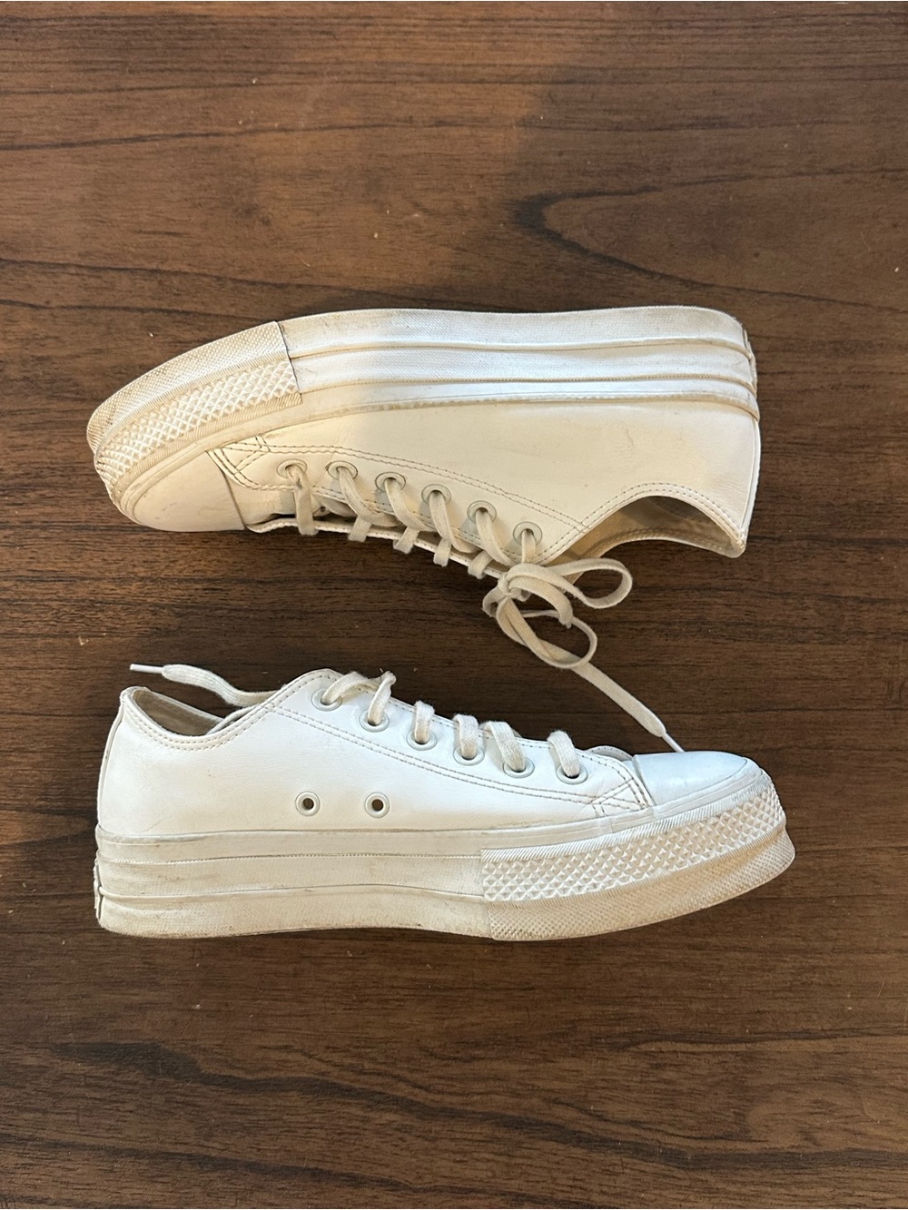 Converse Chuck Taylor All Star Lift Women’s 8 White Leather Platform Sneakers